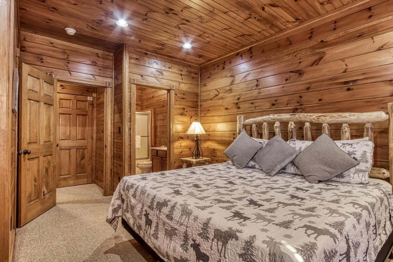 Lazy Bear Lodge, Hot Tub, Resort Pool, Wifi, 1089 Free Tickets Each Paid Day, Dollywood And More Gatlinburg Exterior foto