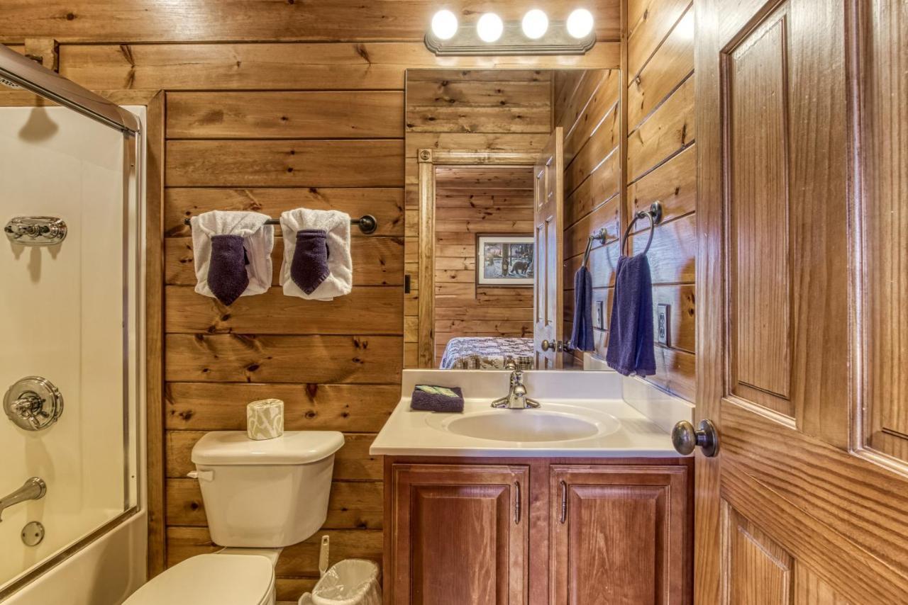 Lazy Bear Lodge, Hot Tub, Resort Pool, Wifi, 1089 Free Tickets Each Paid Day, Dollywood And More Gatlinburg Exterior foto