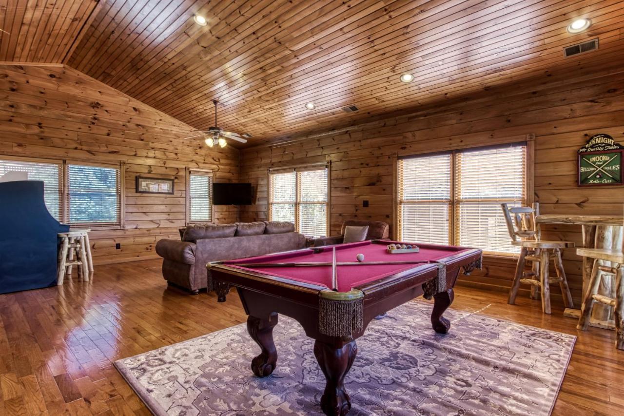 Lazy Bear Lodge, Hot Tub, Resort Pool, Wifi, 1089 Free Tickets Each Paid Day, Dollywood And More Gatlinburg Exterior foto