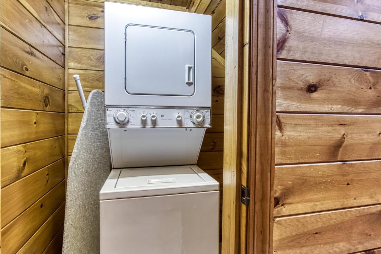 Lazy Bear Lodge, Hot Tub, Resort Pool, Wifi, 1089 Free Tickets Each Paid Day, Dollywood And More Gatlinburg Exterior foto